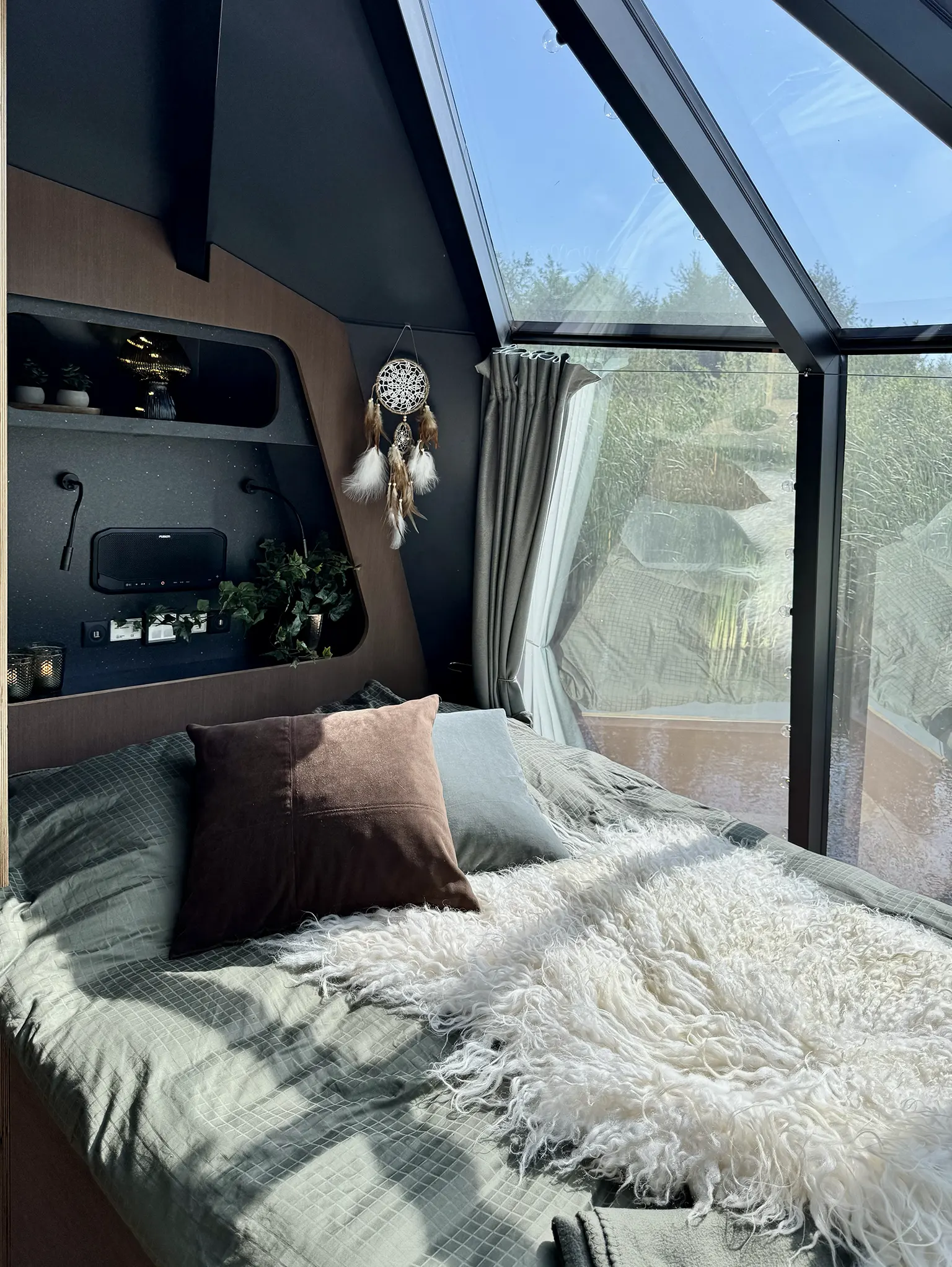 Søperlen- Aurora Hut Iglo Boat 21